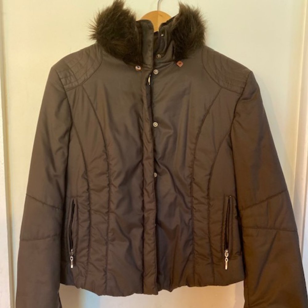 Brown Puffer jacket with faux fur collar